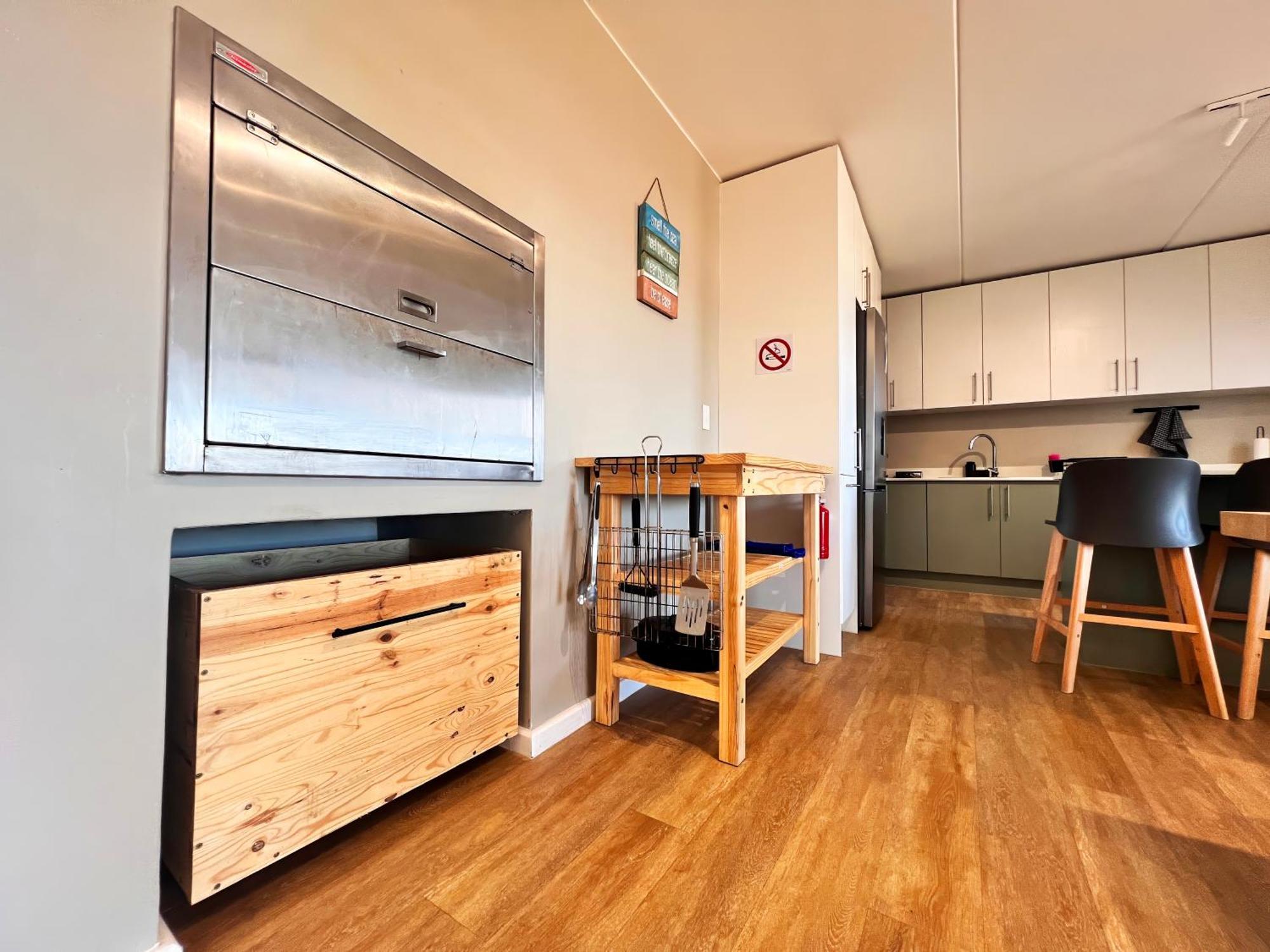 Nivica 46 Luxury